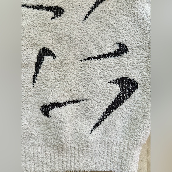 Nike Women’s Phoenix Cozy Boucle Knit Logo Size M Crop Top Orewood Shirt - Picture 8 of 8